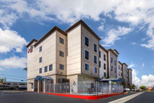 Gardena Hotel | Best Western Plus Gardena-Los Angeles Inn & Suites