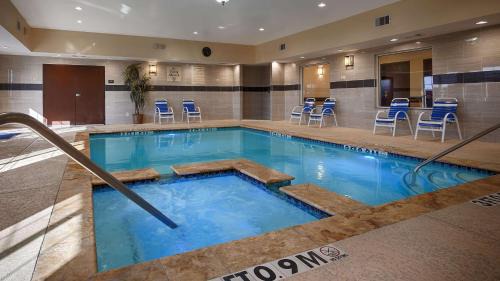 Manvel Hotel | Best Western Plus Manvel Inn & Suites