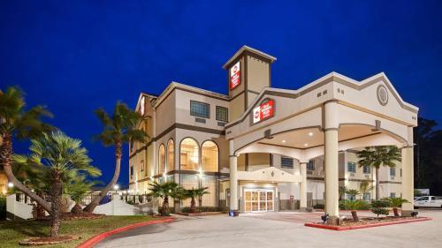 New Caney Hotel | Best Western Plus New Caney Inn & Suites