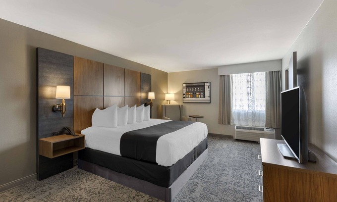 St. Charles Hotel | Best Western Plus The Charles Hotel