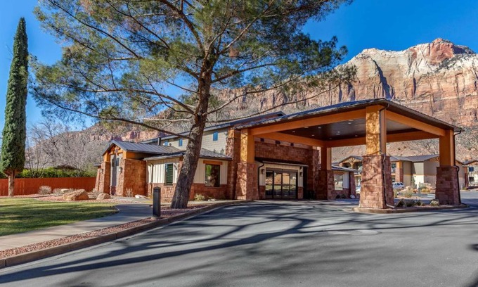 Zion National Park South Entrance Hotel | Best Western Plus Zion Canyon Inn & Suites