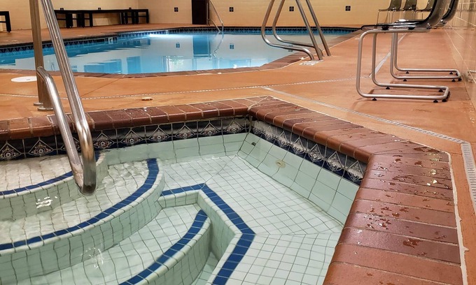 Cle Elum Hotel | Best Western Snowcap Lodge