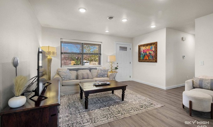 Bentonville House | Beth Ln Breakaway-Blocks from Walmart HQ