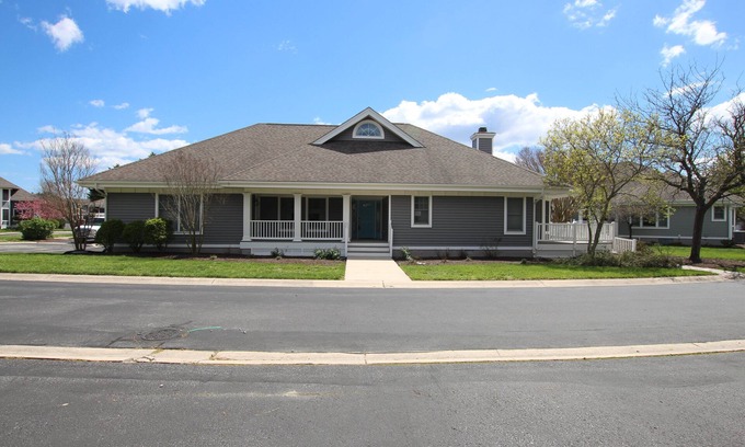 Ocean View House | Bethany Bay Fabulous! Golf, swimming, tennis, water access, and so much more!