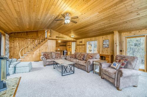 Thompsonville House | Betsie River Getaway