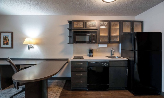 Fossil Creek Apartment | Better Choice for your Vacation! Free Parking Onsite, Pets Allowed