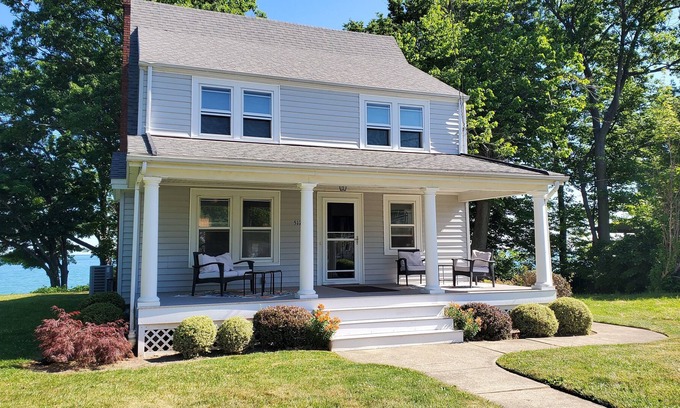 Geneva-on-the-Lake House | Betty's Beach House; Beautiful Lakefront Retreat-Picturesque Views Of Lake Erie