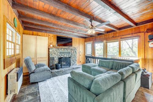 Running Springs House | Between Big Bear and Lake Arrowhead - Cabin with View!