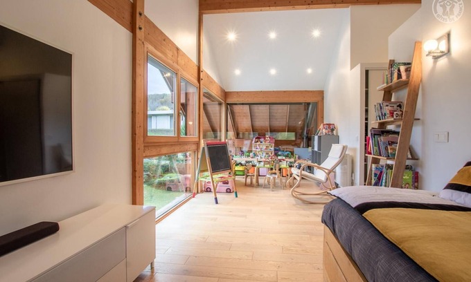 Sonnaz House | BETWEEN LAKES AND MOUNTAINS