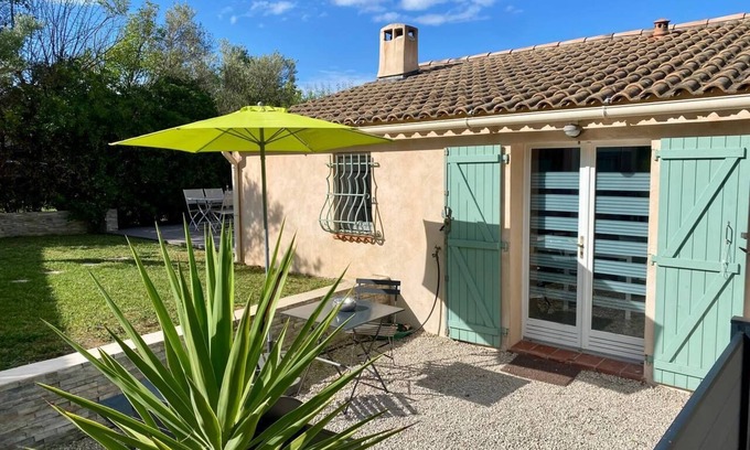 Evenos House | Between sea and countryside, charming self-catering cottage with garden, private spa and BBQ.