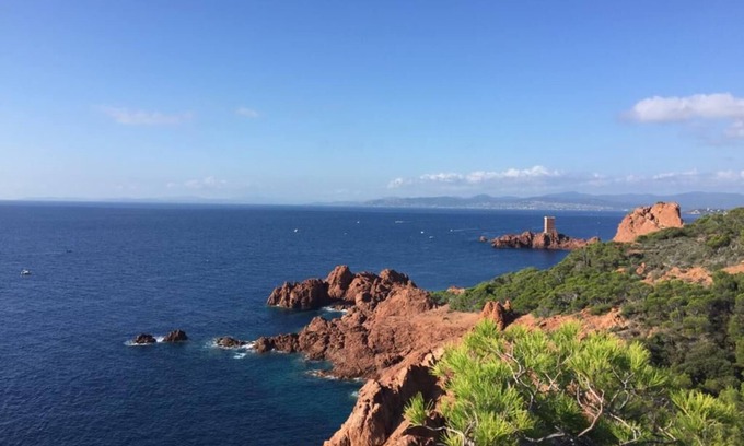 Le Dramont Apartment | Between sea and mountains, between Cannes and Saint Tropez