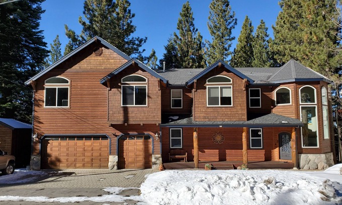 Pioneer Trail House | Between Sierra Ski Ranch and Heavenly You Pick