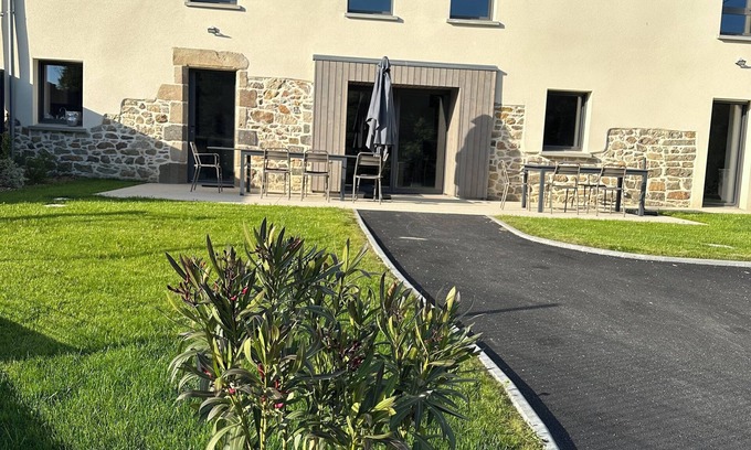Irodouer House | Between St Malo and Rennes, large 12-bed house Chez Yvonne