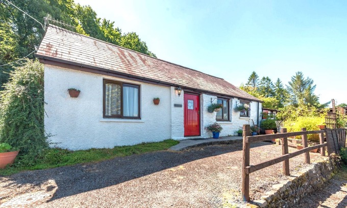 Pentrefelin House | Beudy - Two Bedroom House, Sleeps 4