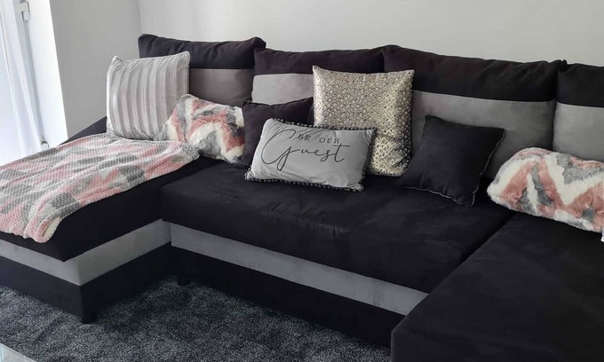 Warrington Condo | Bevan Sleeps, Central Warrington,Sleeps 6,Smart TV, Secure basement Parking