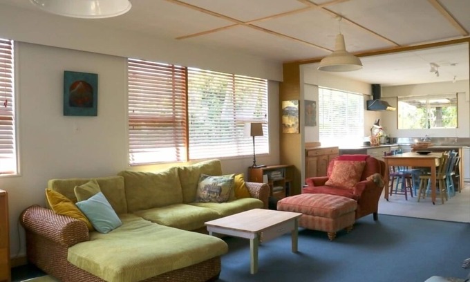 Whangamata House | Beverley Tce bach, tropical, funky and spacious.