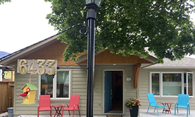Okanagan-Similkameen House | Bevies Casa A Wine Getaway, Come explore the Deep South of the Okanagan
