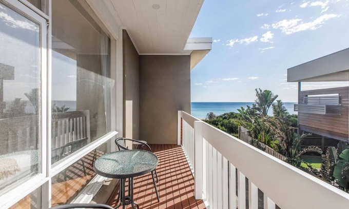 Aspendale House | Beyond the Blue - Beachfront Beauty on Your Doorstep