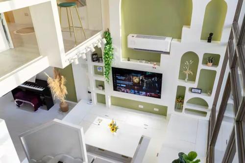 Bonifacio Global City Apartment | BGC RARE 120m2 Golfview 3br Loft with Bathtub&Piano