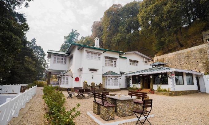 Nainital Hotel | Bhikampur Lodge By Nine Hotels