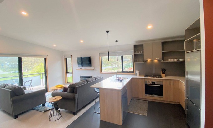 Lake Crackenback Ski Chalet | Bianca Montane - Chalet nestled in Crackenback