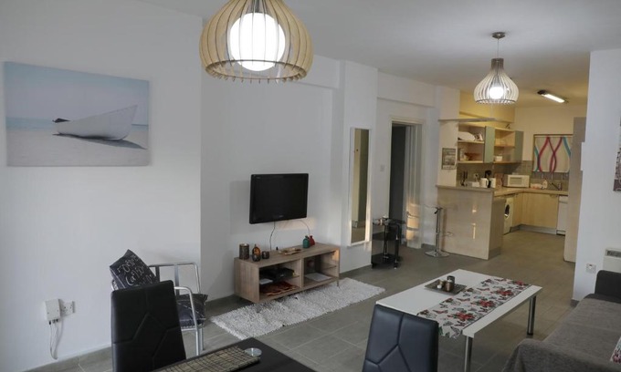 Strovolos Apartment | Bianco E U Apartment