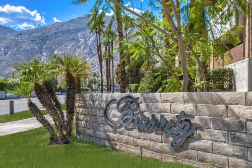 Downtown Palm Springs House | Biarritz Bliss by Oranj Palm