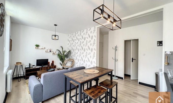 Chatellerault Apartment | Bienvenue chez Noémie - Arrivée Autonome