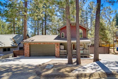 Summit Estates House | Big Bear Lake Vacation Rental with Hot Tub and Deck!