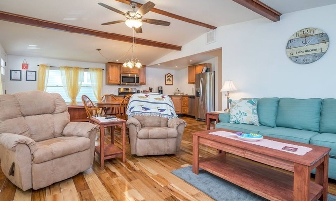 Midtown Ocean City Condo | BIG, beautiful; just steps to beach, OCEANblock! 2nd floor w/ocean & bay views.
