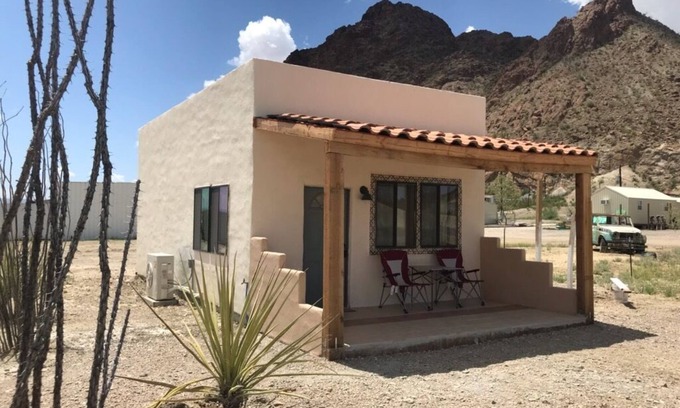 Study Butte-Terlingua House | Big Bend Bungalow A