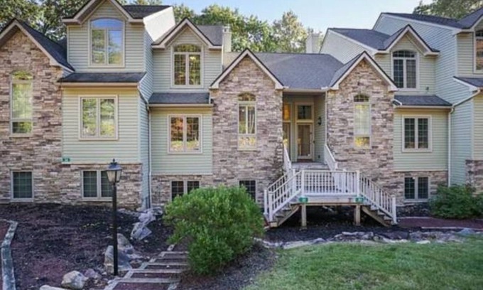 Lake Harmony Estates House | Big Boulder Lake, Lake Harmony, PA 5 Bedroom home!