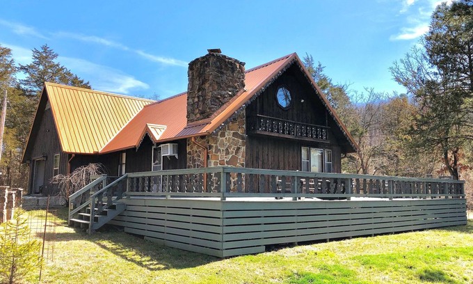Eureka Springs House | Big Cabin at Hogscald Hollow-Lake Front on Beaver Lake, Beaches, Kayaks, Large Deck, Fireplace