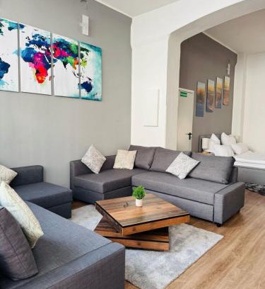 Nippes Apartment | Big, comfortable, 11min Central Station, 14 people