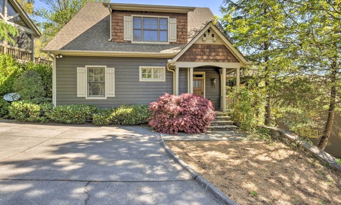 Big Canoe House | “Big Cozy” Mountain House in hills of amenity packed Big Canoe!