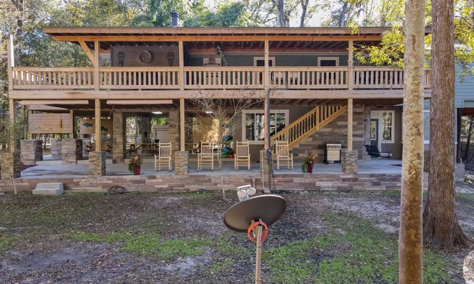 Fort White Cabin | Big Cypress Lodge on Sante Fe River-Sleeps 14, Bring horses, RV and your boat!