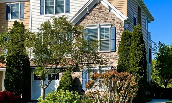 Rehoboth Beach House | BIG End Unit Townhome! 2 Swimming Pools! New Master Bath! 5 BR's. Sleeps 12!