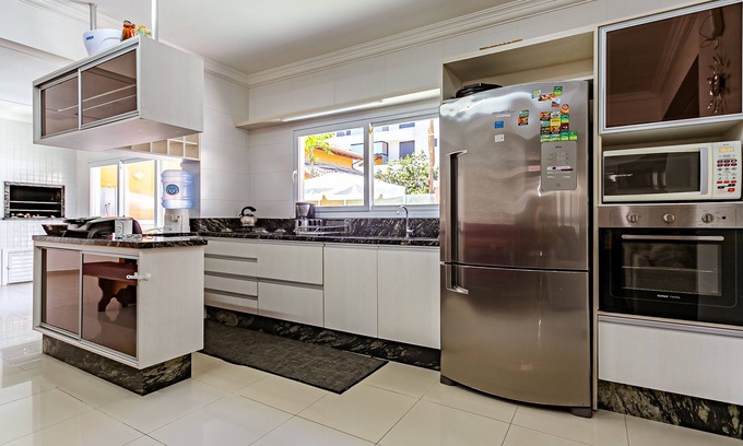 Governador Celso Ramos House | Big House 06- Excellent house with 5 Bedrooms, pool with jacuzzi, air split, all new