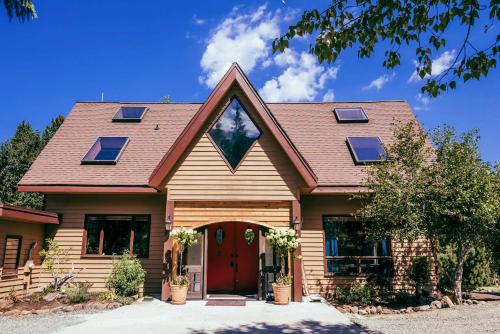 Cle Elum House | Big House Lodge - Cle Elum Retreat on 8 Acres!