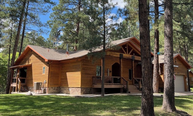 Ruidoso Cabin | Big Log Cabin Home, Large Back Deck Overlooking Cedar Creek ~ Close To Downtown