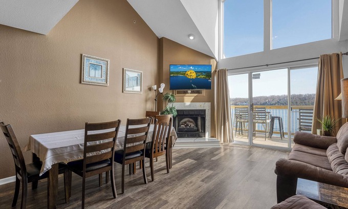 Osage Beach Condo | BIG Main Channel View! 2 Master Suites & 7 Beds