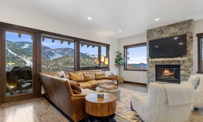 Whitefish House | Big Mountain Haus, ski in/out.7BD 5.5BA, Hot Tub & Dry Sauna! Sleeps 22!