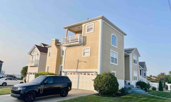 Ventnor City House | Big, newly renovated 6BR Bayview Home.