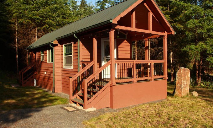 Adna Cabin | Big Rock Cabin; cozy & private on 13 acres