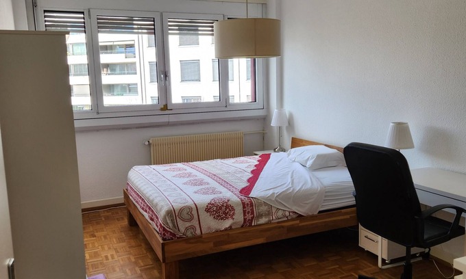 Saint-Jean and Charmilles Bed & Breakfast | Big Room, Bus 200m,10 minutes Town CenterAirport