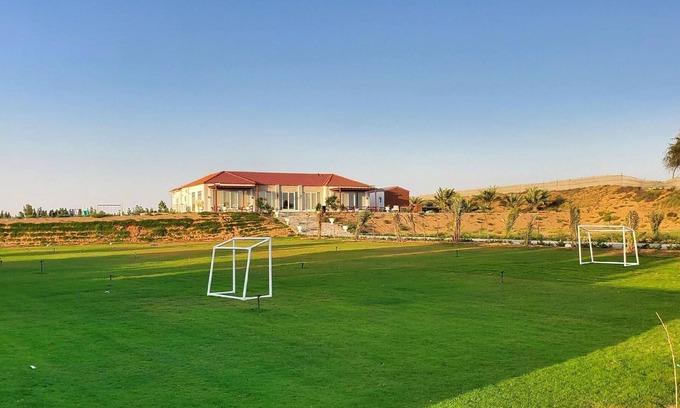 Umm al-Quwain House | Big villa farm for daily basis rent