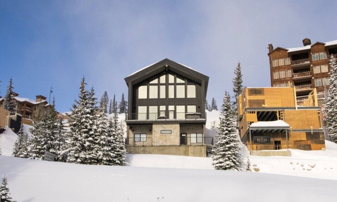 Big White Ski Resort Ski Chalet | big white chalet house ski in ski out