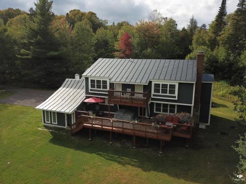 Killington Ski Chalet | Bigelow Chalet at Killington: 8BR/4.5 BA Pet Friendly Home w/Hot Tub, Fireplace, Walk to Shuttle