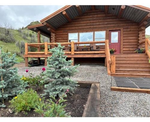 Madison County House | Bigger Bear Cabin by Madison River in SW Montana