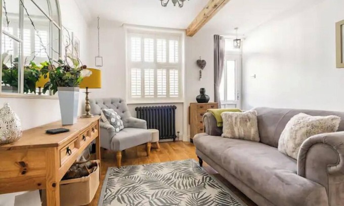 Deal House | Bijou Cottage (Close to beach, train station & town)